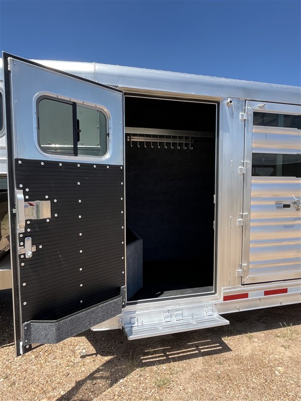 Trailer Photo 19