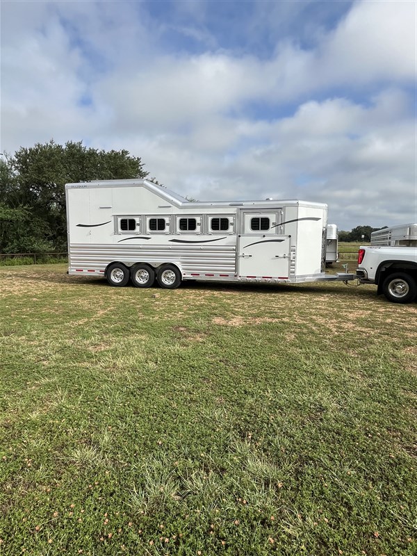 Trailer Photo 19