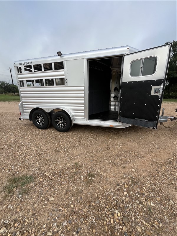 Trailer Photo 12