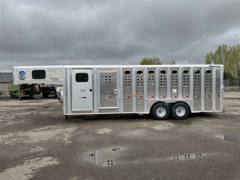2027 Merritt 24' lariat stock combo