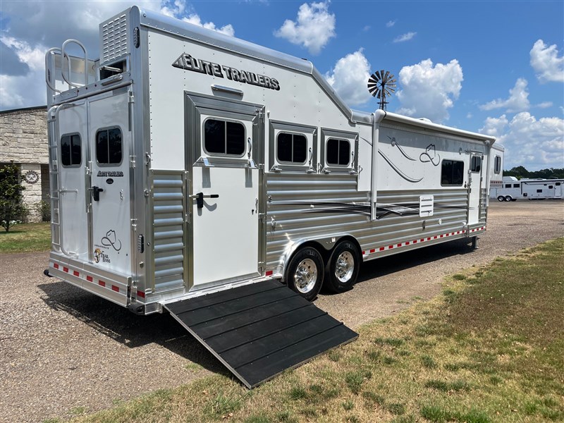 2026 Elite 3 horse 15'6'' living quarter side load