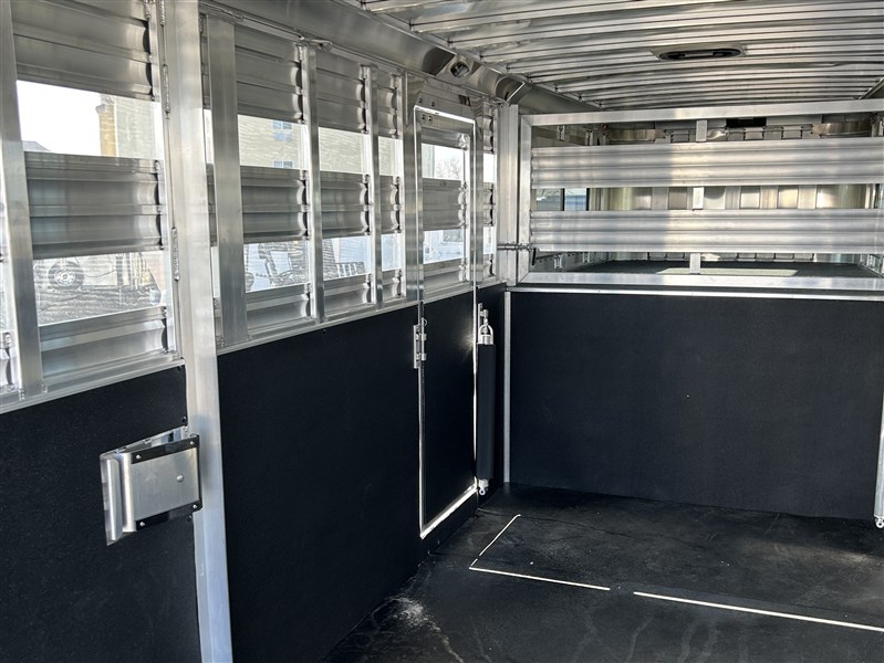 2026 Adam 20' box stall gn