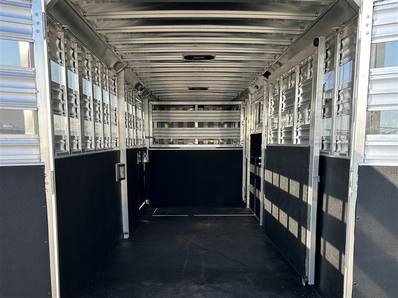 2026 Adam 20' box stall gn
