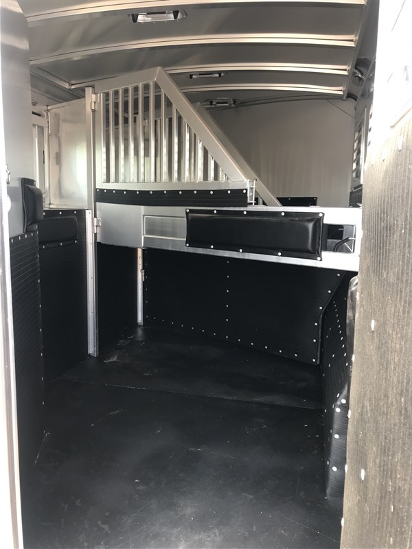 Trailer Photo 18