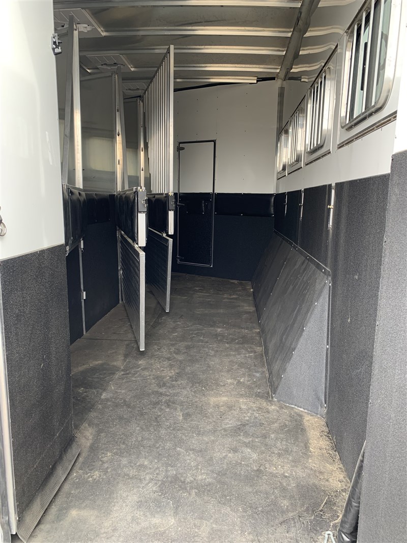 Trailer Photo 25