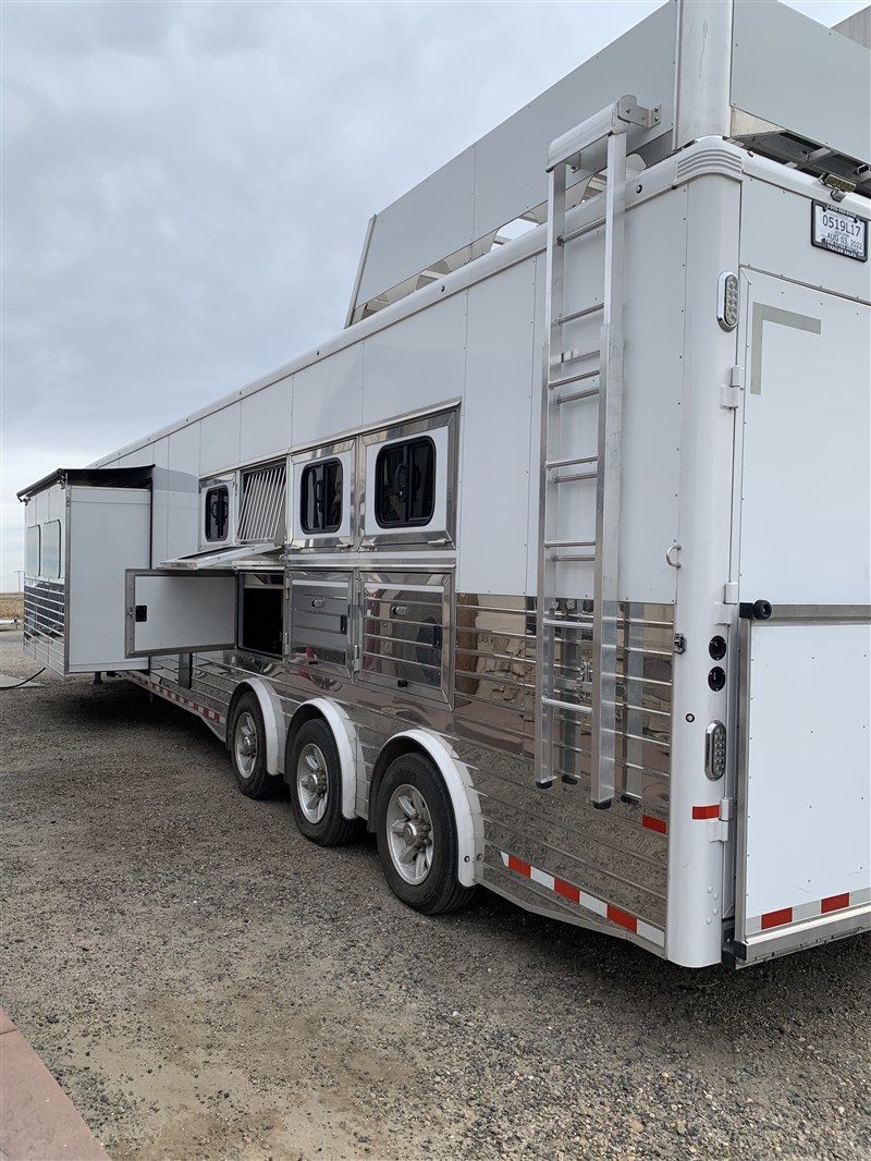 Trailer Photo 5