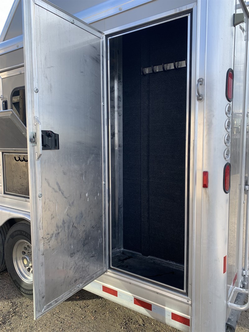 Trailer Photo 4