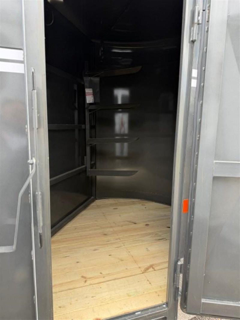 Trailer Photo 6