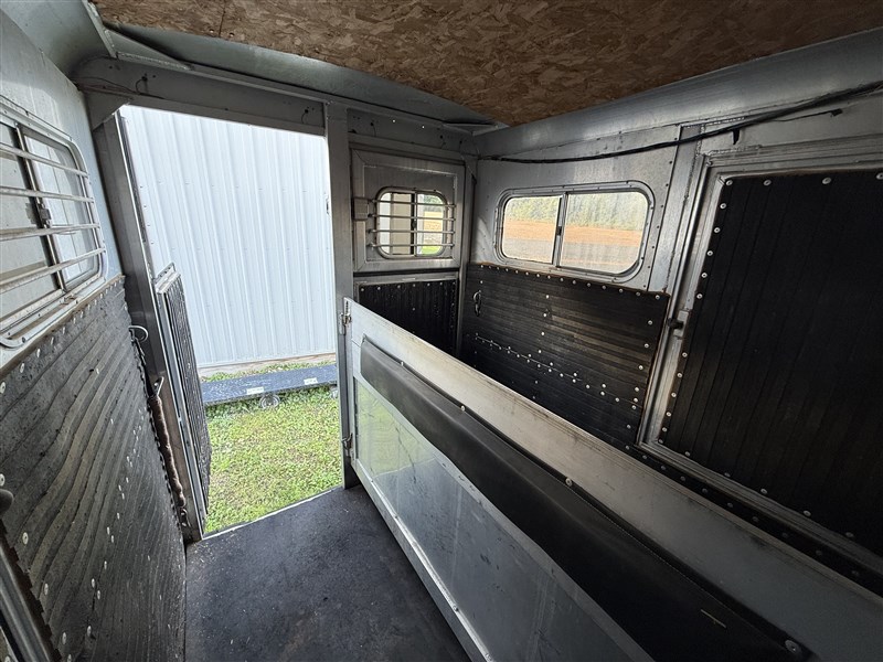 Trailer Photo 15