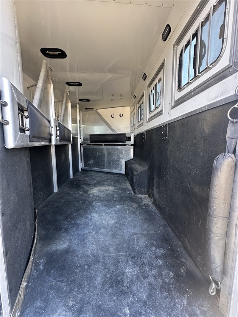 Trailer Photo 18