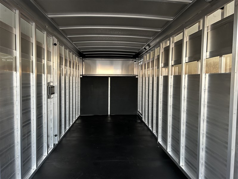 Trailer Photo 7