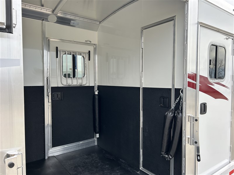 Trailer Photo 12