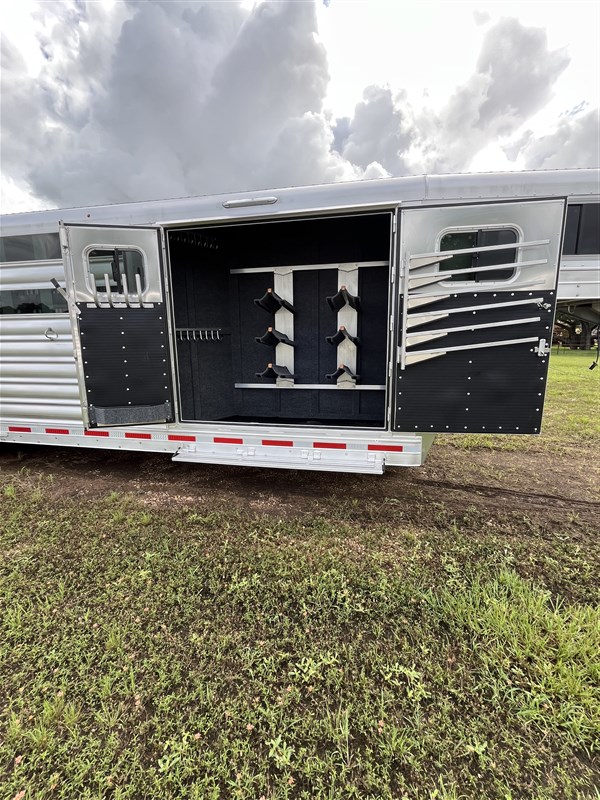 Trailer Photo 3