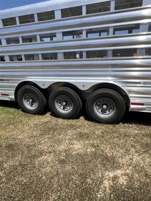 Trailer Photo 15