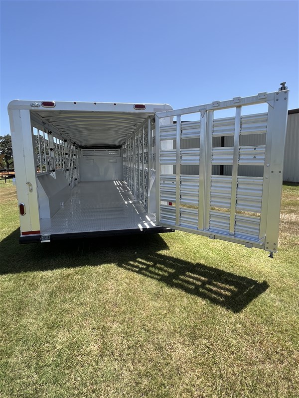 Trailer Photo 19