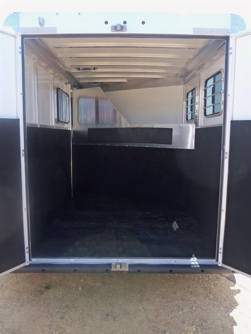 Trailer Photo 4