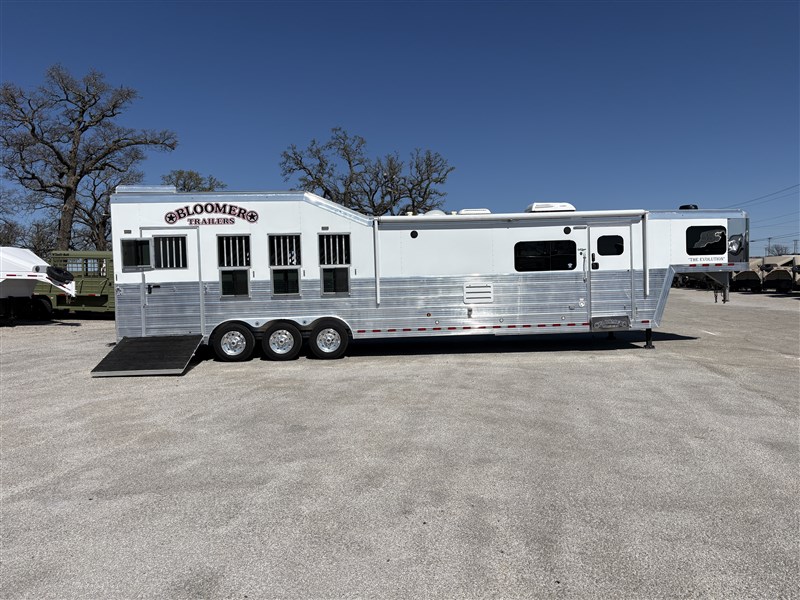 Trailer Photo 2