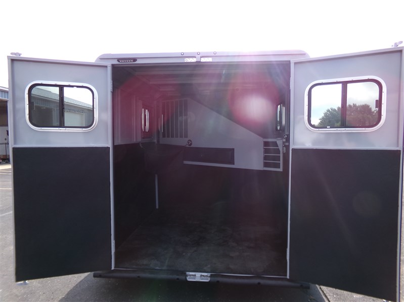 Trailer Photo 8