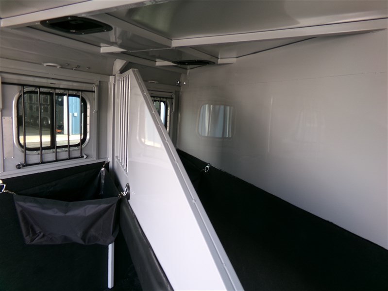 Trailer Photo 9