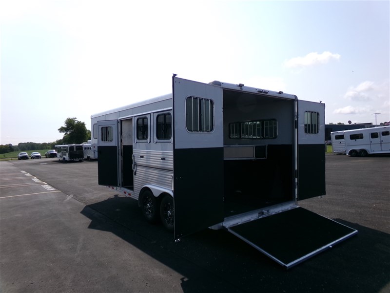 Trailer Photo 3