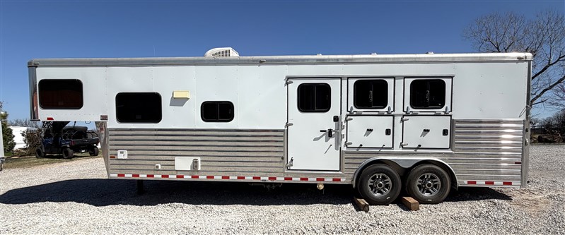 2014 Sundowner 3H w/ 11'8" LQ w/ Ramp,Collapsible Rear tack