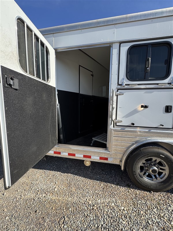 Trailer Photo 6
