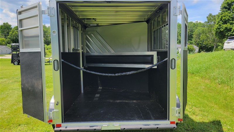 Trailer Photo 17