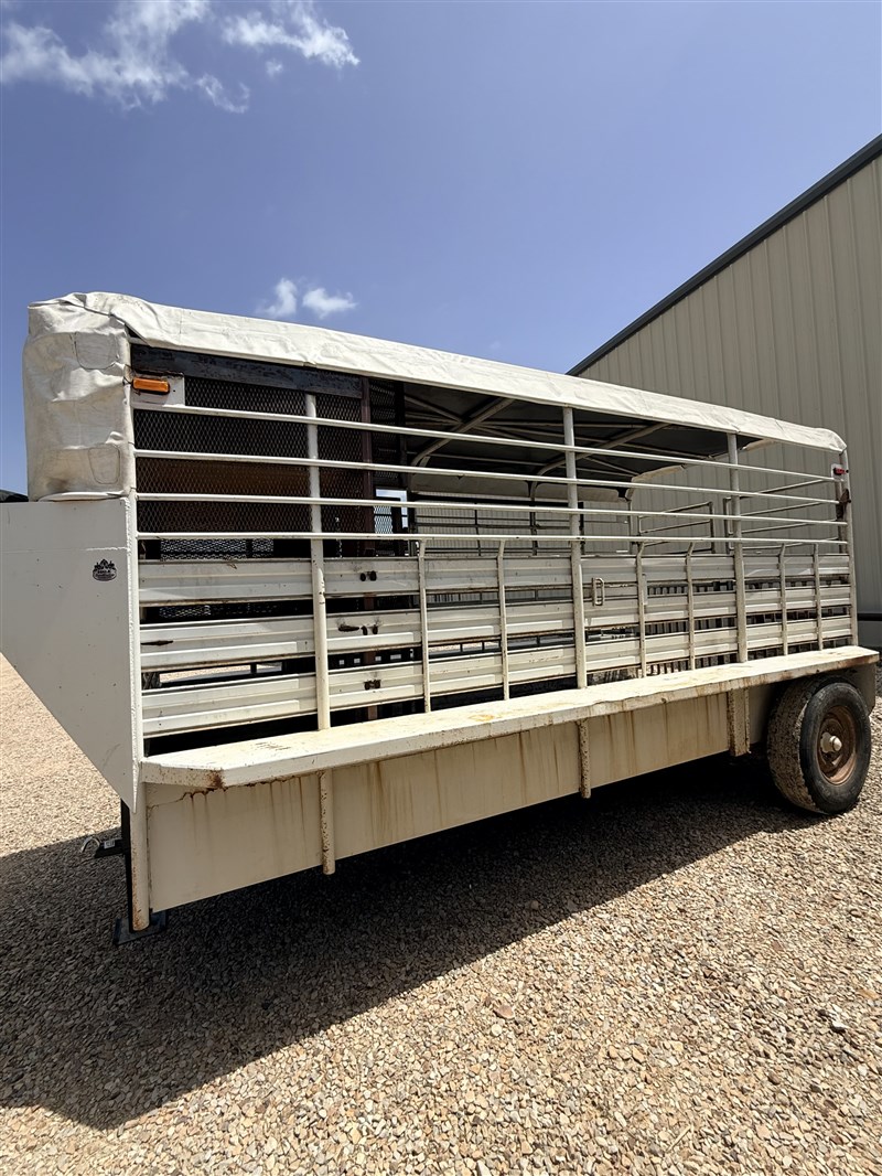 2015 14 ft Gooseneck Stock w/Dog Boxes Stock Trailer