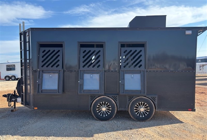 Trailer Photo 2