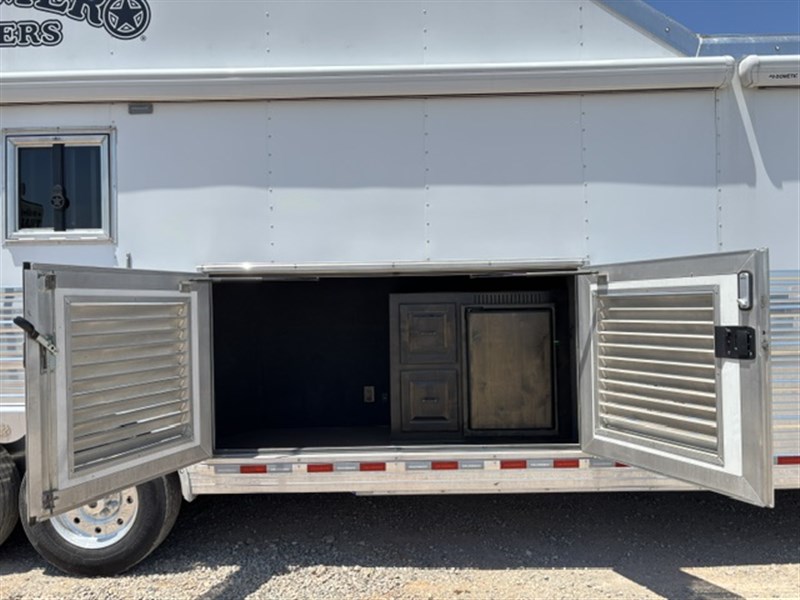 Trailer Photo 19