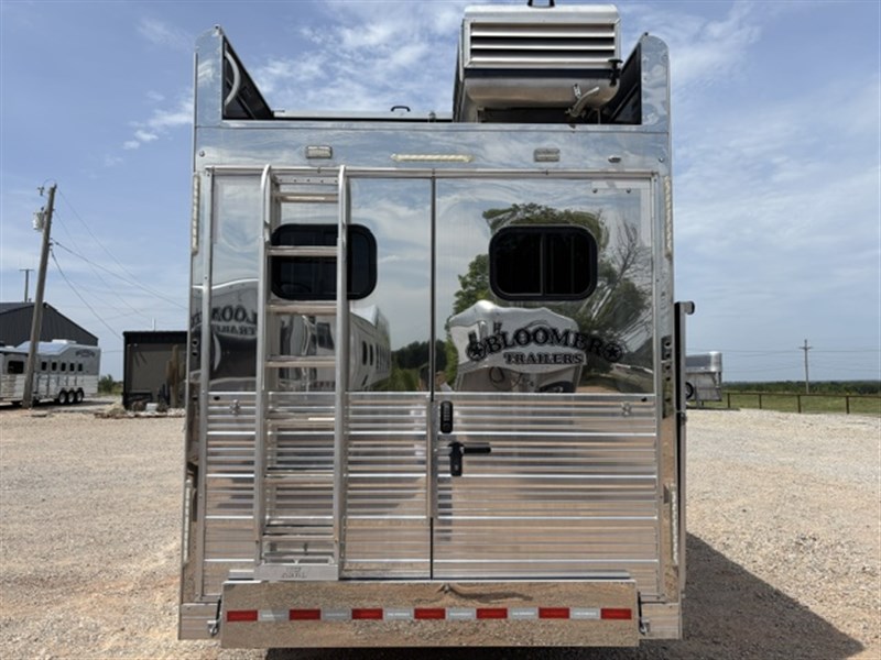 Trailer Photo 16