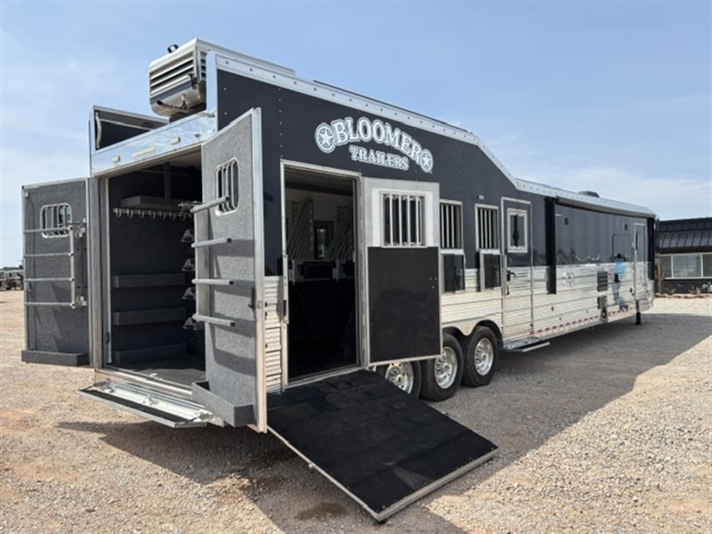 Trailer Photo 17