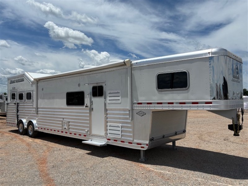 Trailer Photo 3