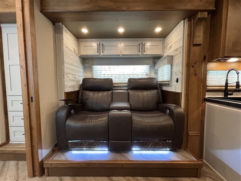 Trailer Photo 8