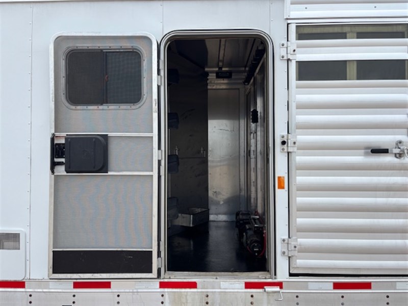 Trailer Photo 12