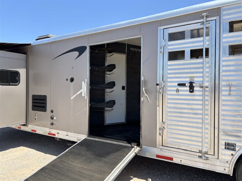 Trailer Photo 15