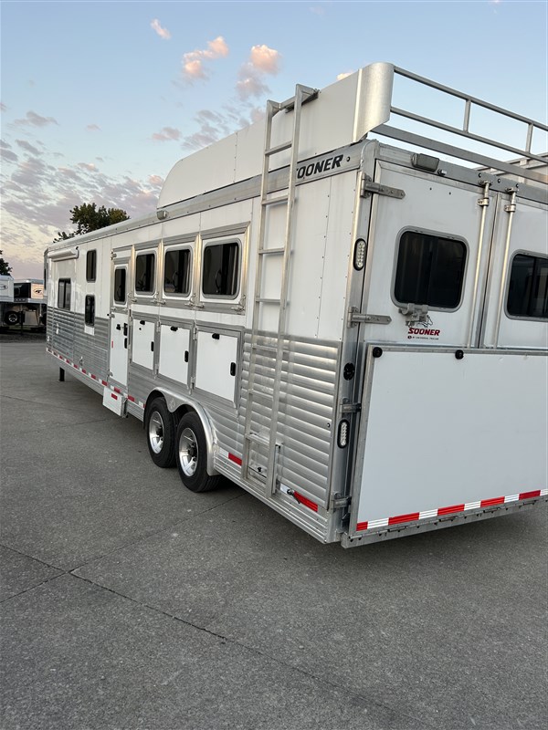 Trailer Photo 3
