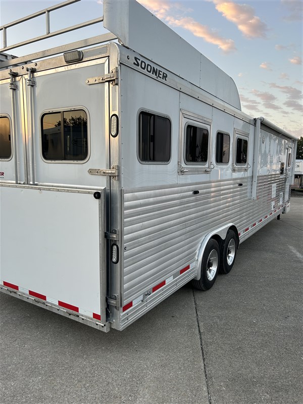 Trailer Photo 5