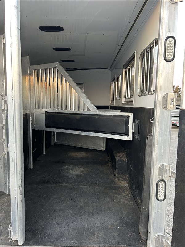 Trailer Photo 9