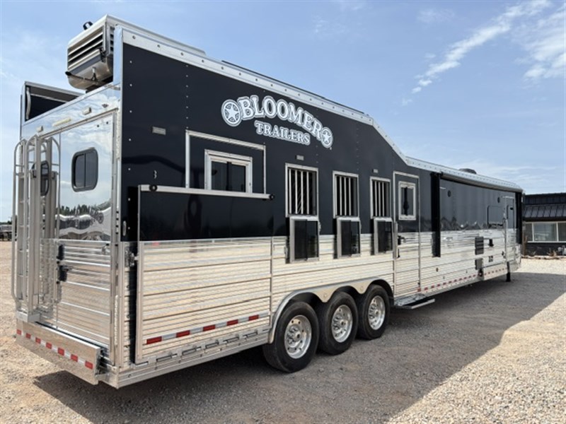 Trailer Photo 2