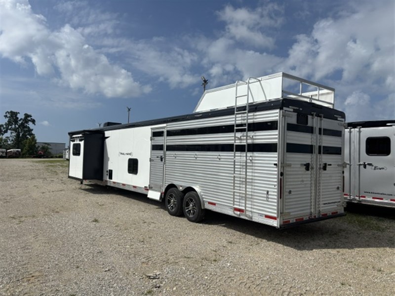Trailer Photo 3