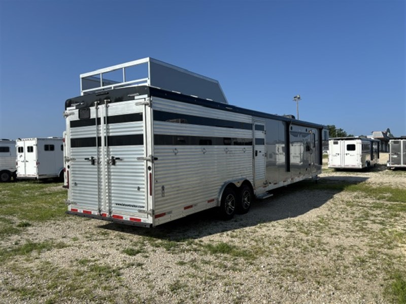Trailer Photo 4