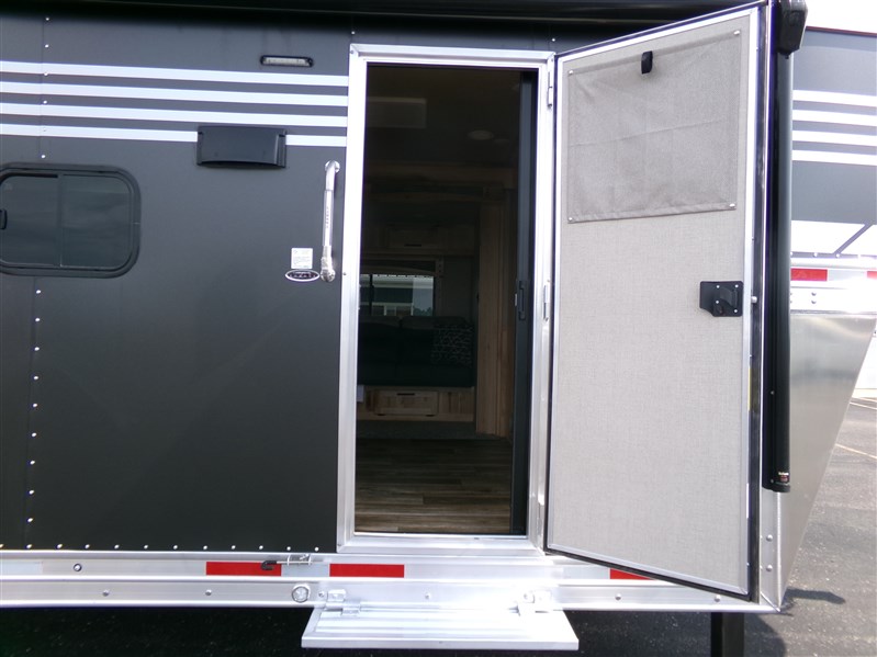 Trailer Photo 8