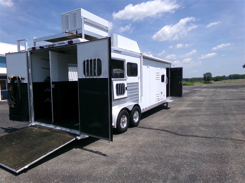 Trailer Photo 4