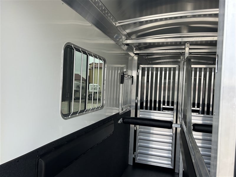 Trailer Photo 8