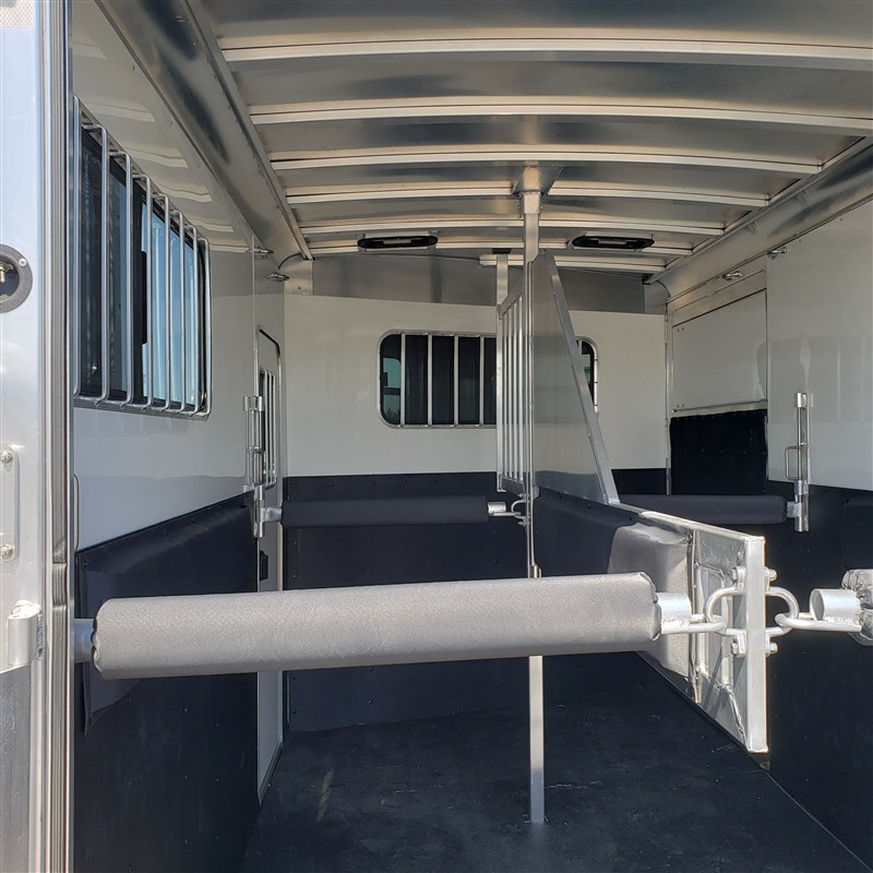 Trailer Photo 16