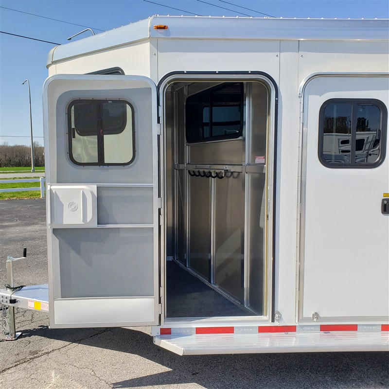 Trailer Photo 4