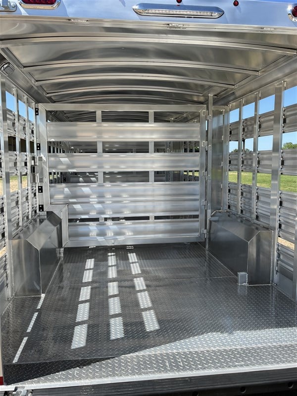 Trailer Photo 11