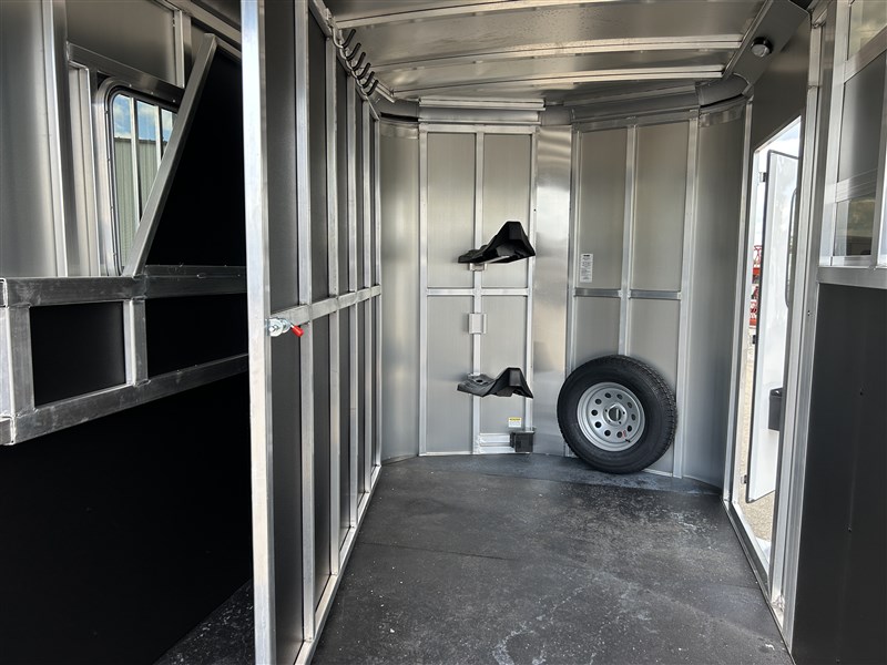 Trailer Photo 10