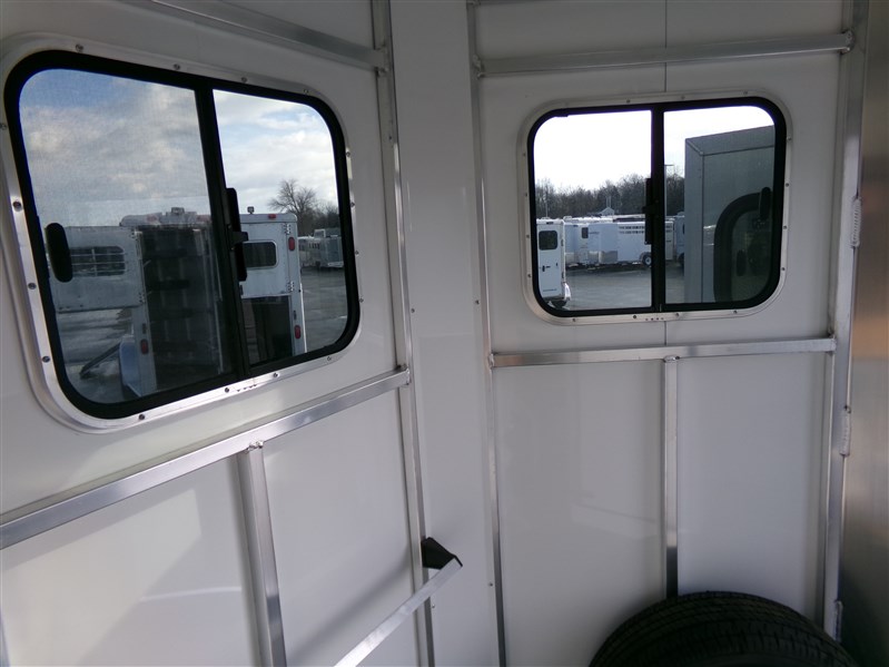 Trailer Photo 11